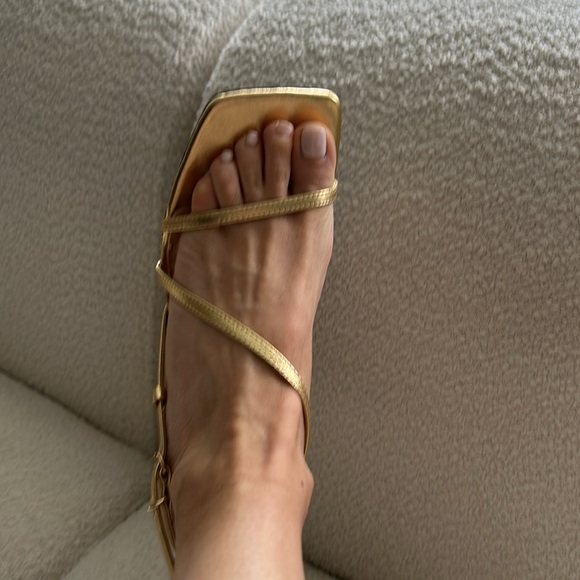Gold strappy sandals - Picture 3 of 6